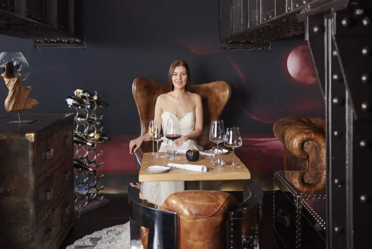 5 Gourmet Restaurant & Bar