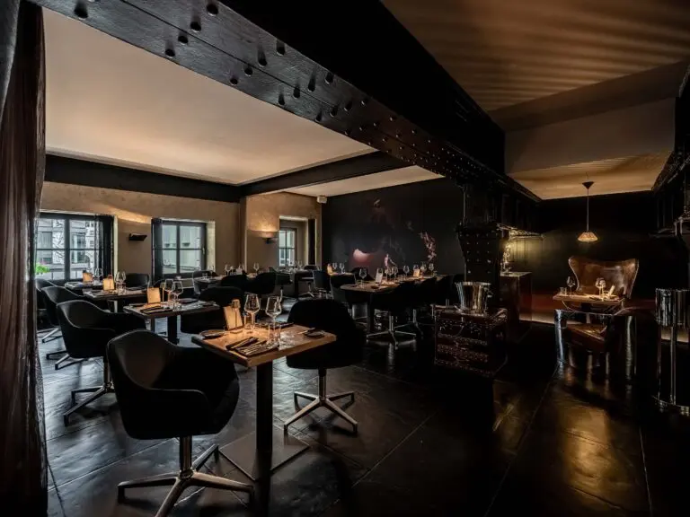 5 Gourmet Restaurant & Bar