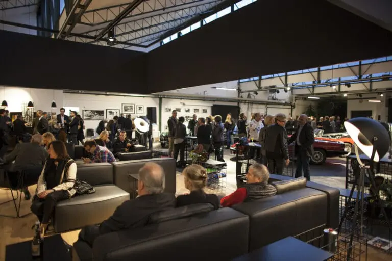 Classic Car Lounge