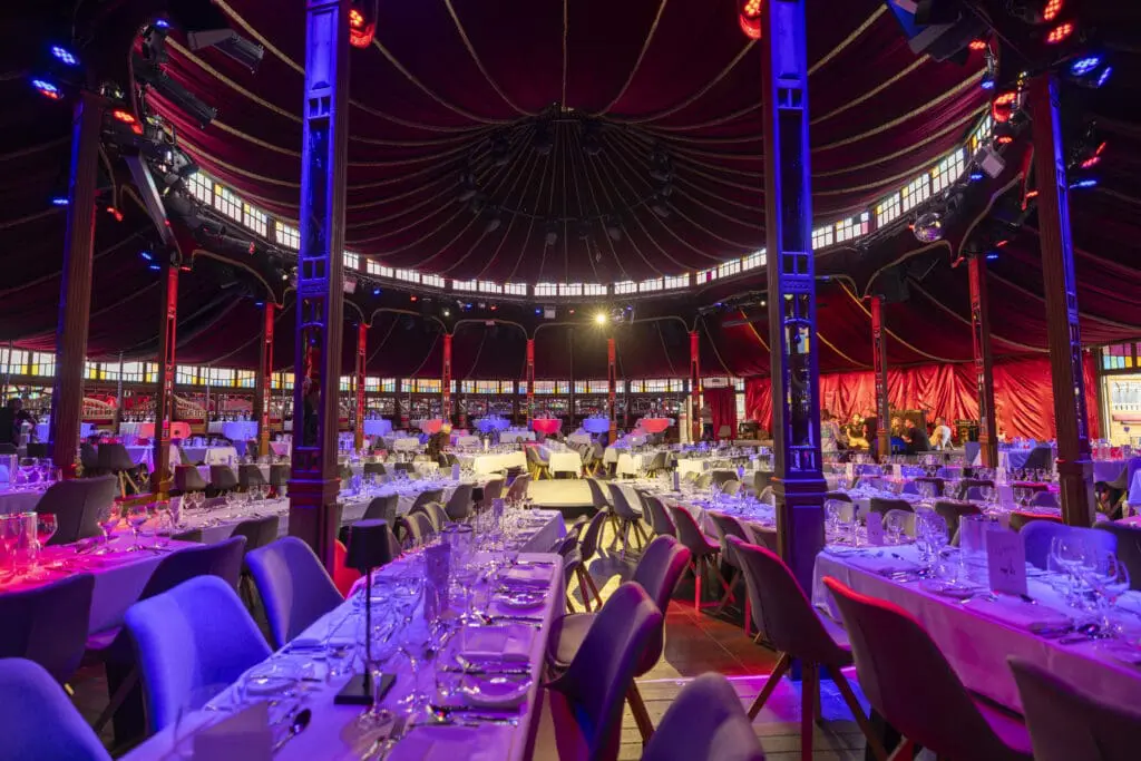 HULLIS – Comedy. Dinner. Show.