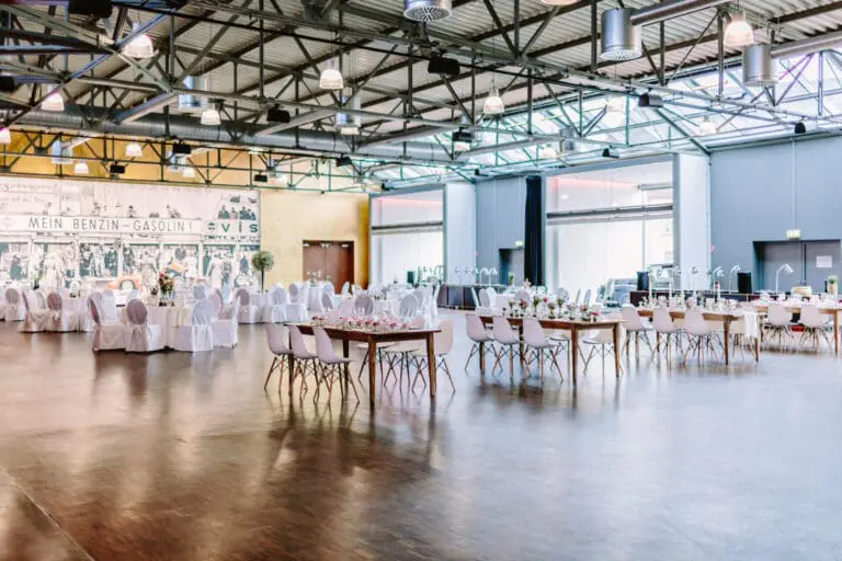 Legendenhalle in der Motorworld Region Stuttgart