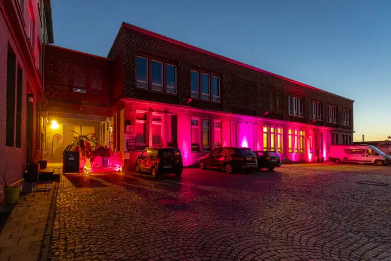 LOFT EINS