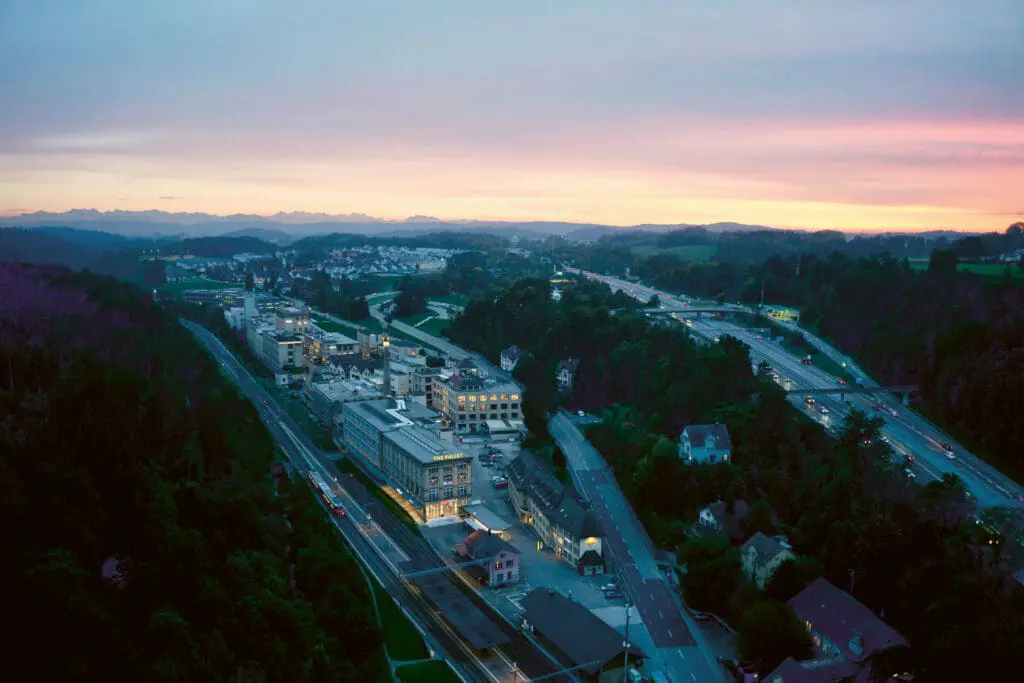 MOTORWORLD & THE VALLEY