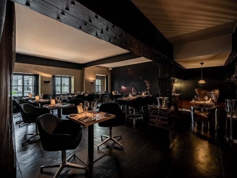 5 Gourmet Restaurant & Bar