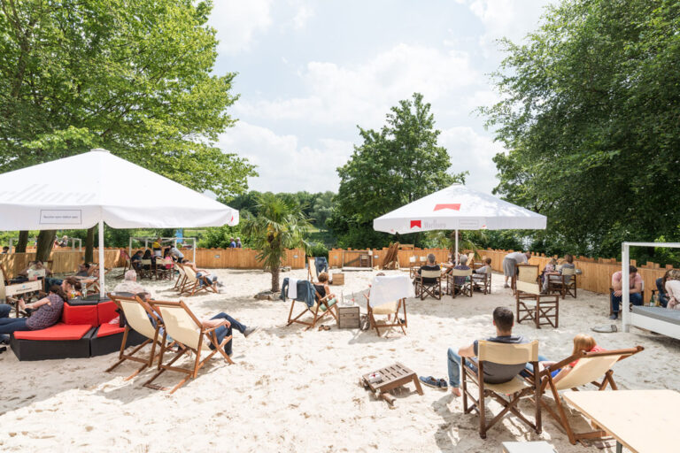 StrandDeck