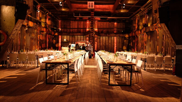BLEICHEN – Eventschiff im Hamburger Hafen