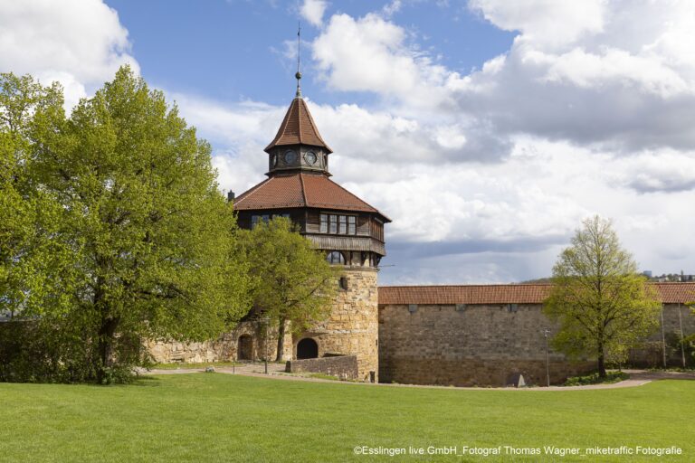Dicker Turm