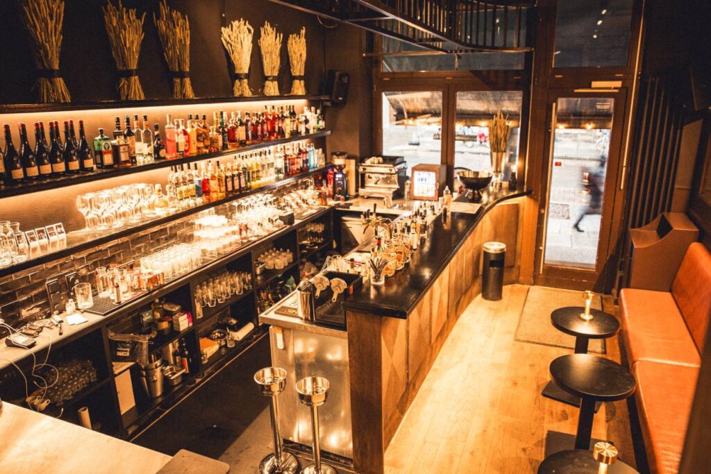 100 Gramm Bar & Lounge