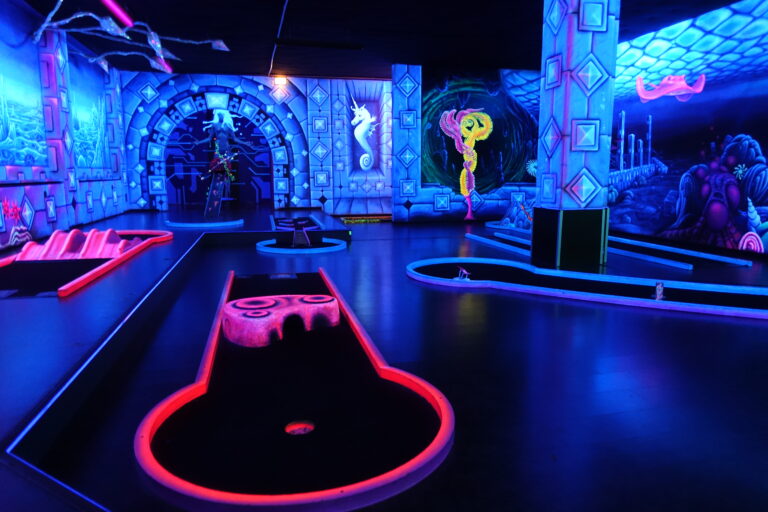 Blacklight Island Berlin