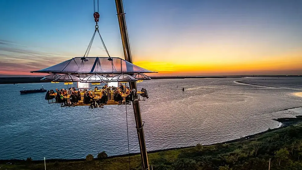 Dinner in the Sky